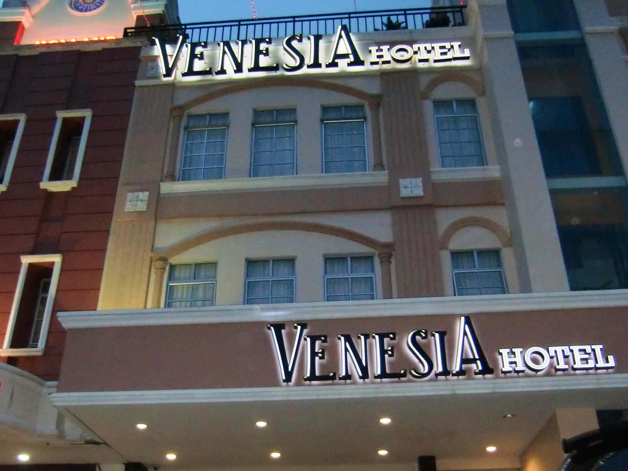 Os Hotel Edukits Fka Venesia Hotel Batam Exterior photo